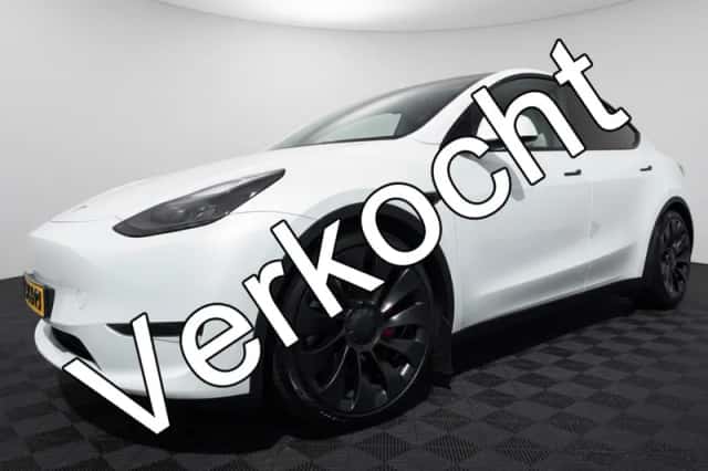 Tesla Model Y (2023) thumbnail 2