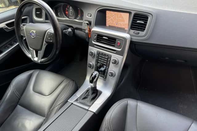 Volvo S60 (2017) thumbnail 4