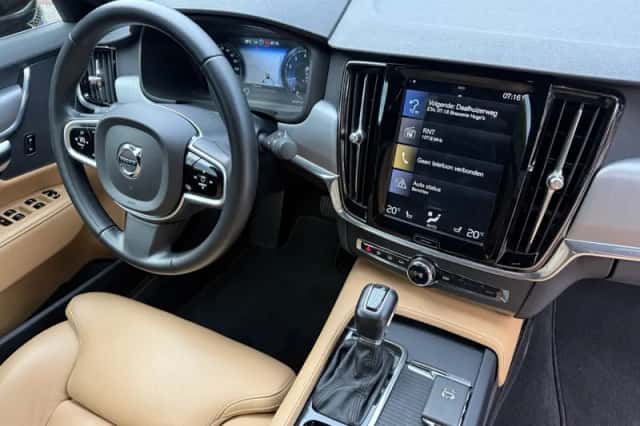 Volvo S90 (2018) thumbnail 4