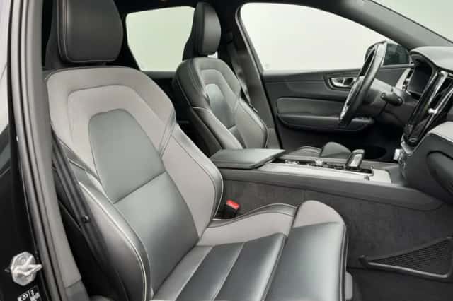 Volvo XC60 (2020) thumbnail 4
