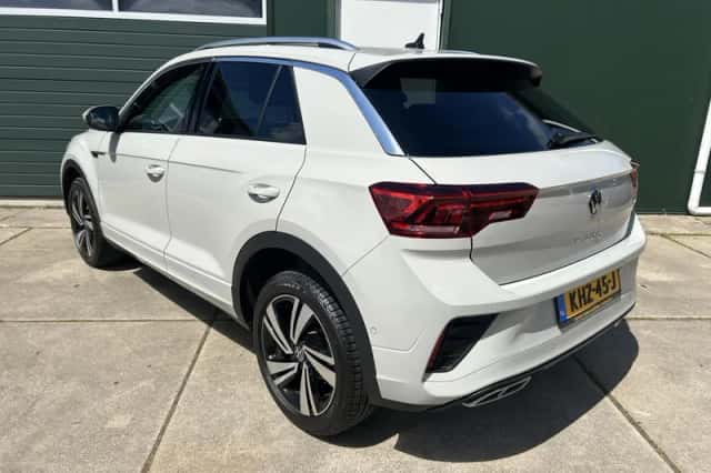 Volkswagen T-Roc (2024) thumbnail 3