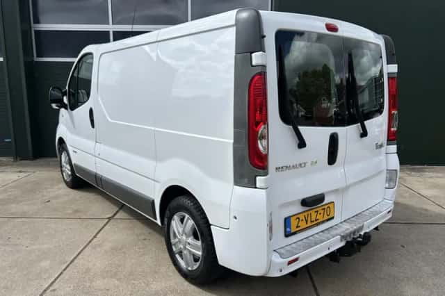 Renault Trafic (2011) thumbnail 4