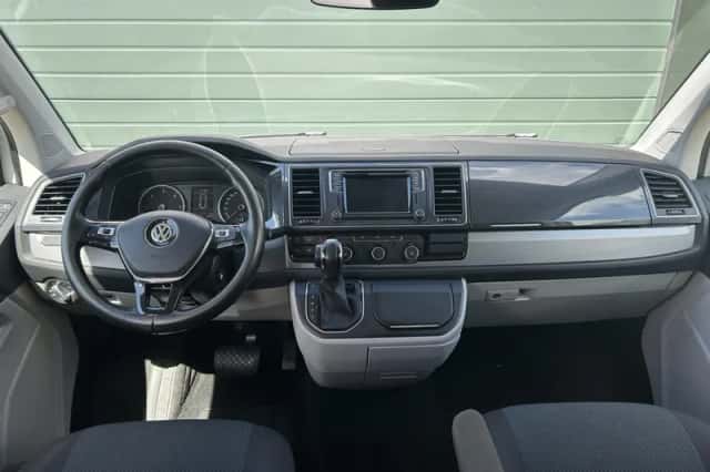 Volkswagen Transporter (2020) thumbnail 2