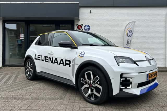 Renault 5 (2024) thumbnail 1