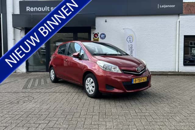 Toyota Yaris (2014) thumbnail 1