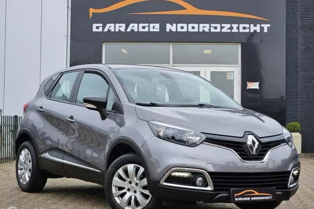 Renault Captur (2016) thumbnail 2
