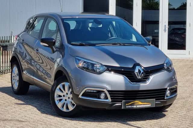 Renault Captur (2016) thumbnail 3