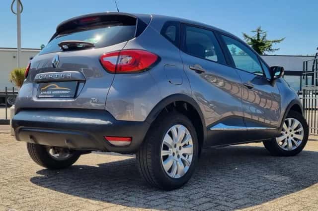 Renault Captur (2016) thumbnail 4