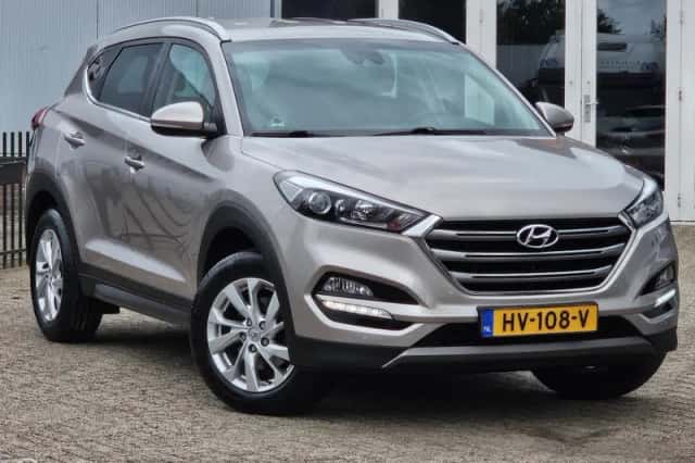 Hyundai Tucson (2017) thumbnail 3