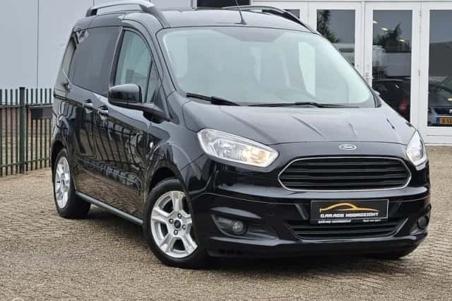 Ford Tourneo Courier (2016) thumbnail 3