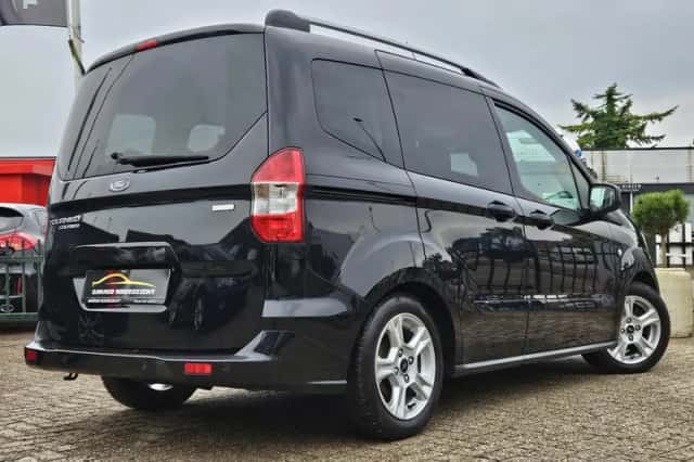 Ford Tourneo Courier (2016) thumbnail 4
