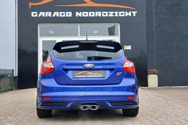 Ford Focus (2015) thumbnail 5