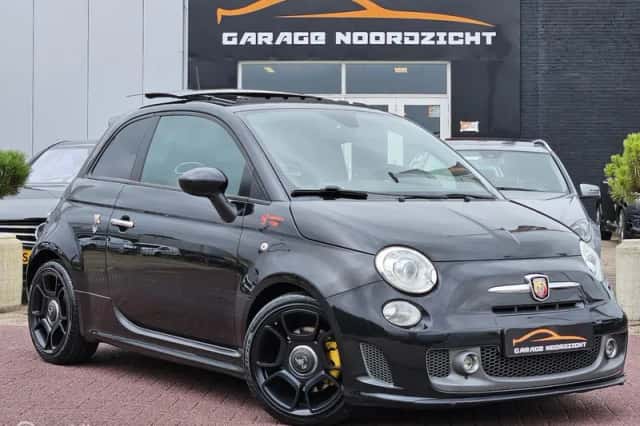 Fiat 500 Abarth (2016) thumbnail 2