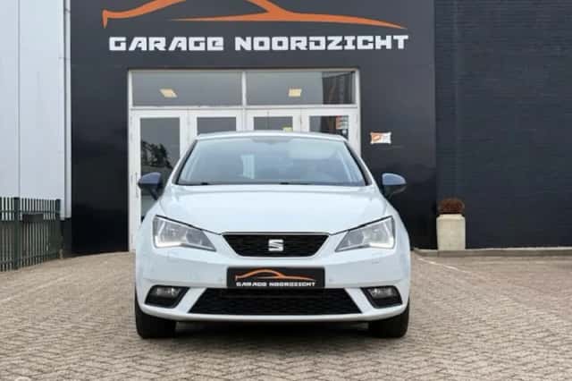 SEAT Ibiza (2016) thumbnail 3