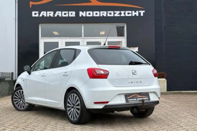 SEAT Ibiza (2016) thumbnail 5