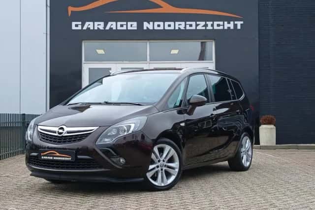 Opel Zafira (2016) thumbnail 1
