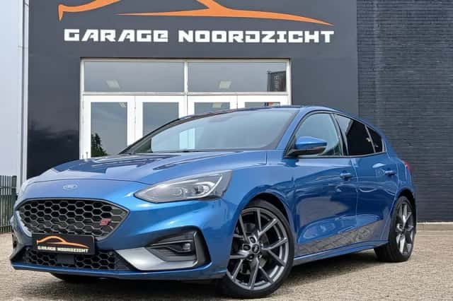 Ford Focus (2021) thumbnail 1