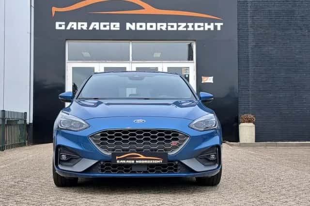 Ford Focus (2021) thumbnail 2