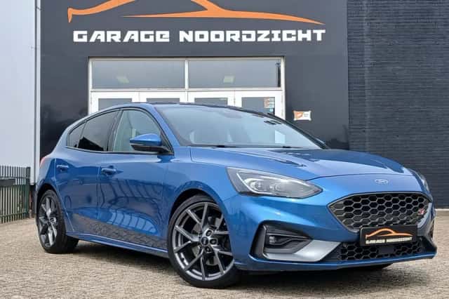 Ford Focus (2021) thumbnail 3