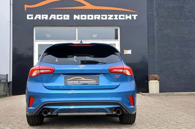 Ford Focus (2021) thumbnail 5