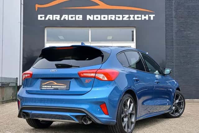 Ford Focus (2021) thumbnail 6