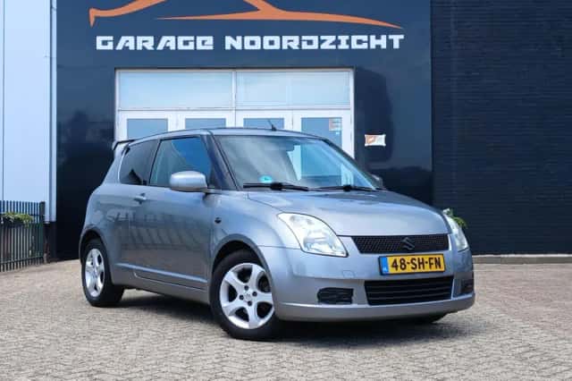 Suzuki Swift (2006) thumbnail 3