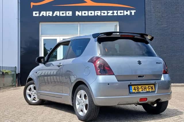 Suzuki Swift (2006) thumbnail 4