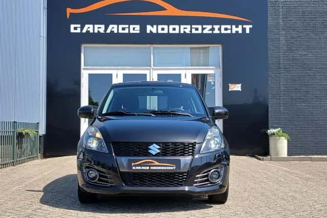Suzuki Swift (2017) thumbnail 2