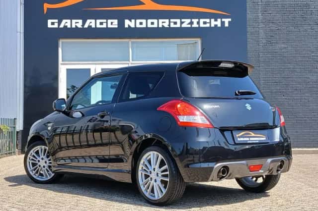 Suzuki Swift (2017) thumbnail 4
