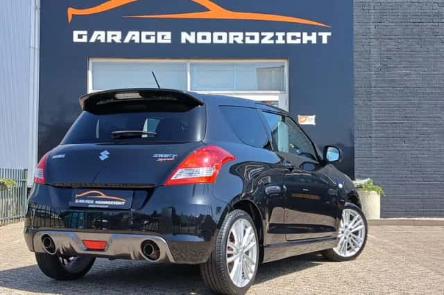 Suzuki Swift (2017) thumbnail 6