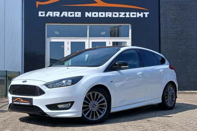 Ford Focus (2018) thumbnail 1