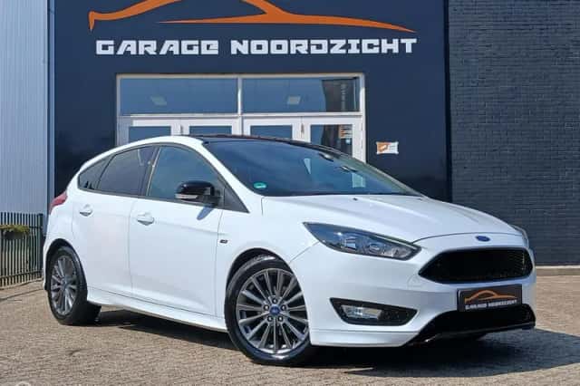 Ford Focus (2018) thumbnail 3
