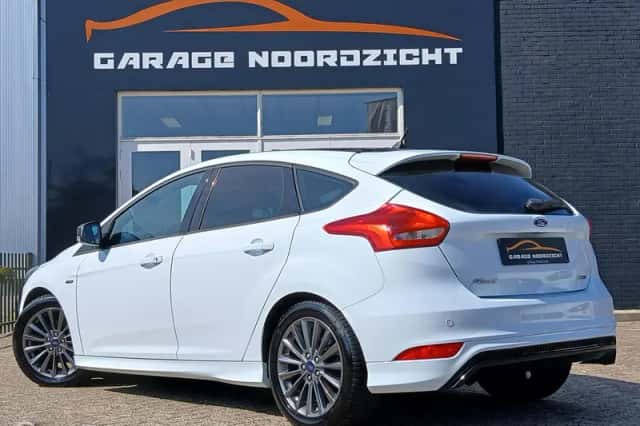 Ford Focus (2018) thumbnail 4