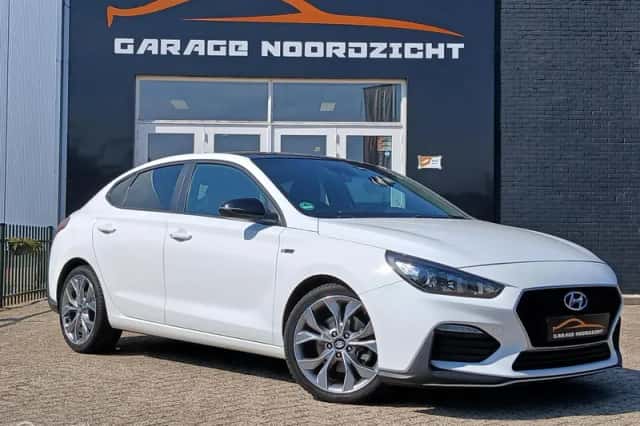 Hyundai i30 (2020) thumbnail 3