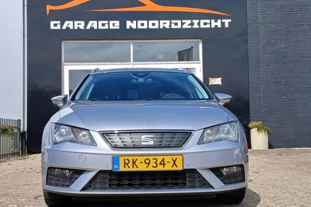 SEAT Leon (2018) thumbnail 2