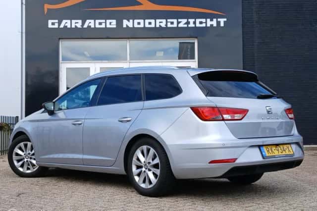 SEAT Leon (2018) thumbnail 4