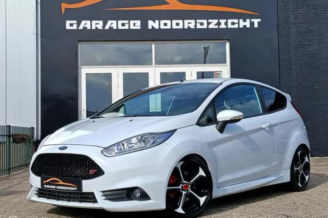 Ford Fiesta (2015) thumbnail 1