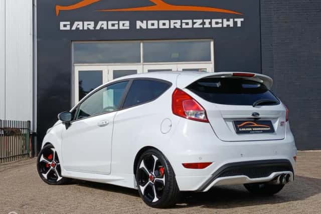 Ford Fiesta (2015) thumbnail 6