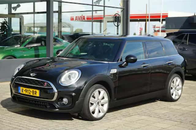 MINI Clubman (2016) thumbnail 2