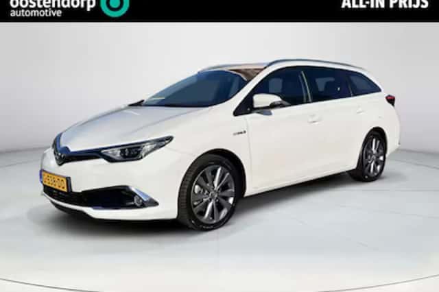 Toyota Auris (2018) thumbnail 2