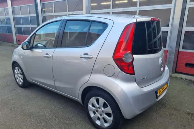 Opel Agila (2010) thumbnail 3