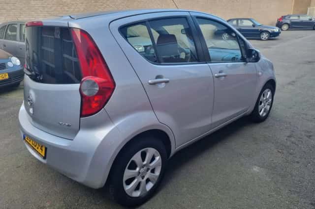Opel Agila (2010) thumbnail 6