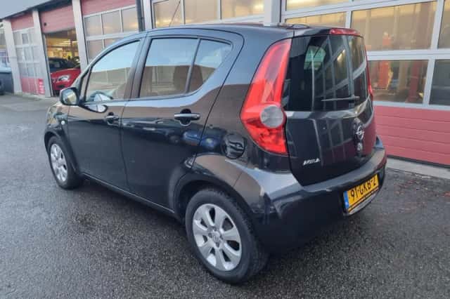 Opel Agila (2008) thumbnail 3