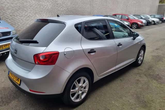 SEAT Ibiza (2011) thumbnail 3