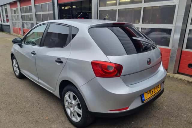 SEAT Ibiza (2011) thumbnail 5