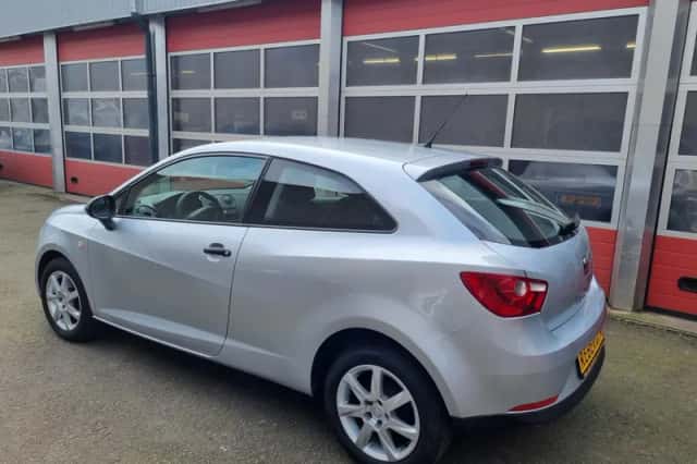 SEAT Ibiza (2010) thumbnail 4