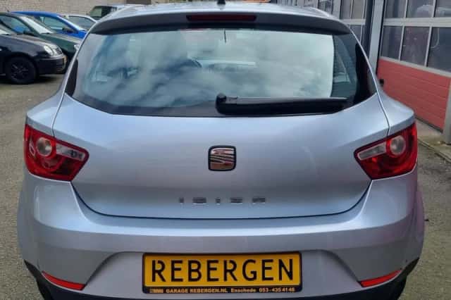 SEAT Ibiza (2010) thumbnail 5