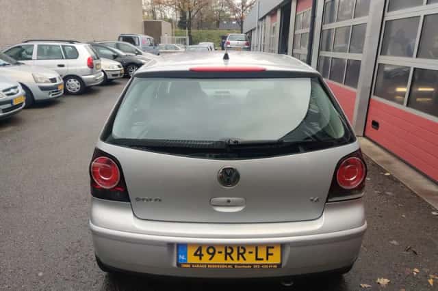 Volkswagen Polo (2005) thumbnail 5