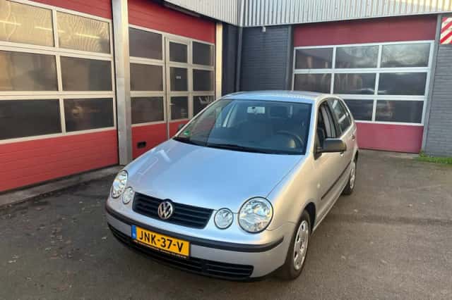 Volkswagen Polo (2004) thumbnail 1