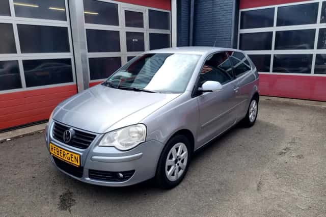 Volkswagen Polo (2008) thumbnail 1